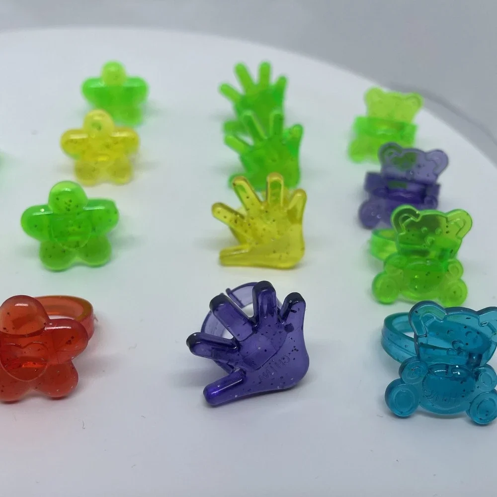 Plastic Rings Party Favors Birthday Gift Bag Lot Of 18 Bears Hearts Flowers Hand
